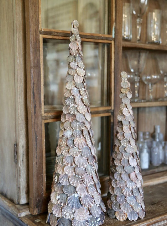 DIY SEASHELL CHRISTMAS TREE