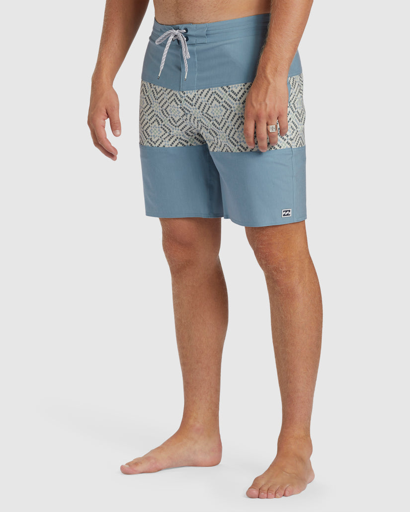 TRIBONG  LO TIDE BOARDSHORTS