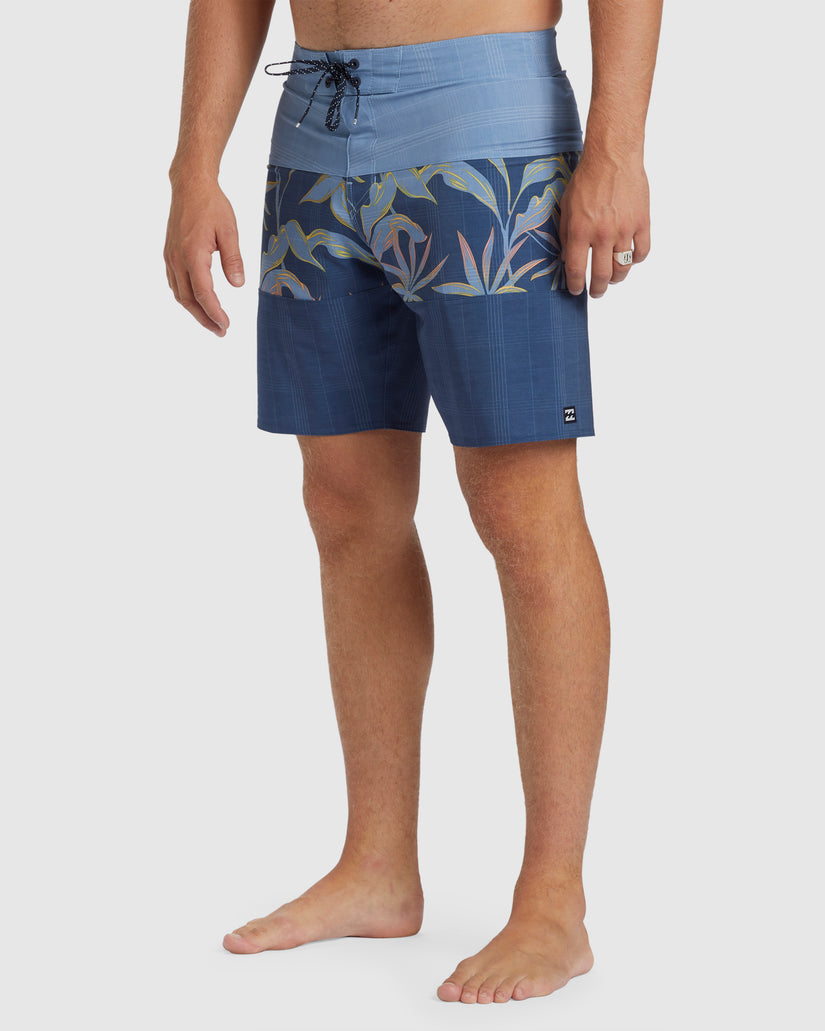 TRIBONG PRO BOARDSHORTS