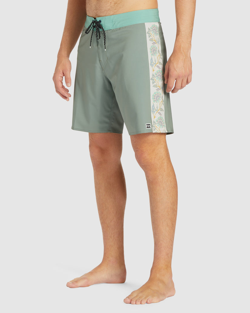 D BAH PRO BOARDSHORTS