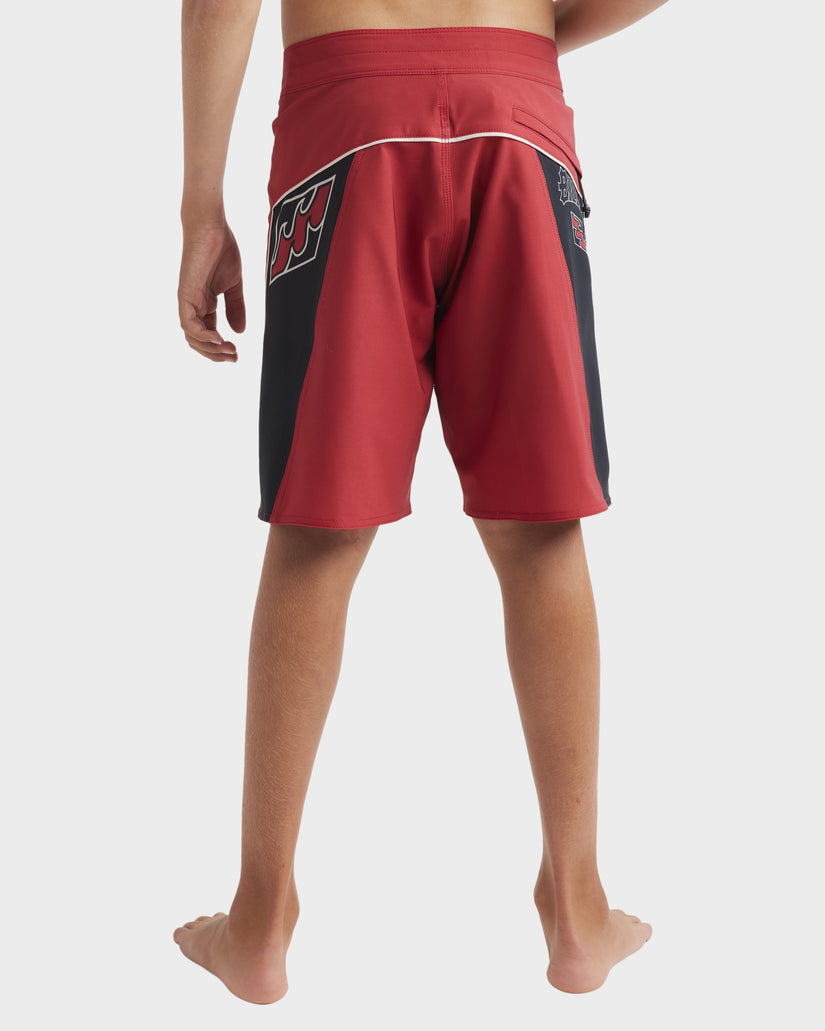 Boys 8-16 Straddie Pro Boardshorts